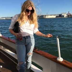 Meet your Posher, Gloria